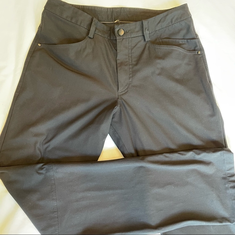 Lululemon Men’s ABC Classic-Fit Pant
- 32x32
-Black